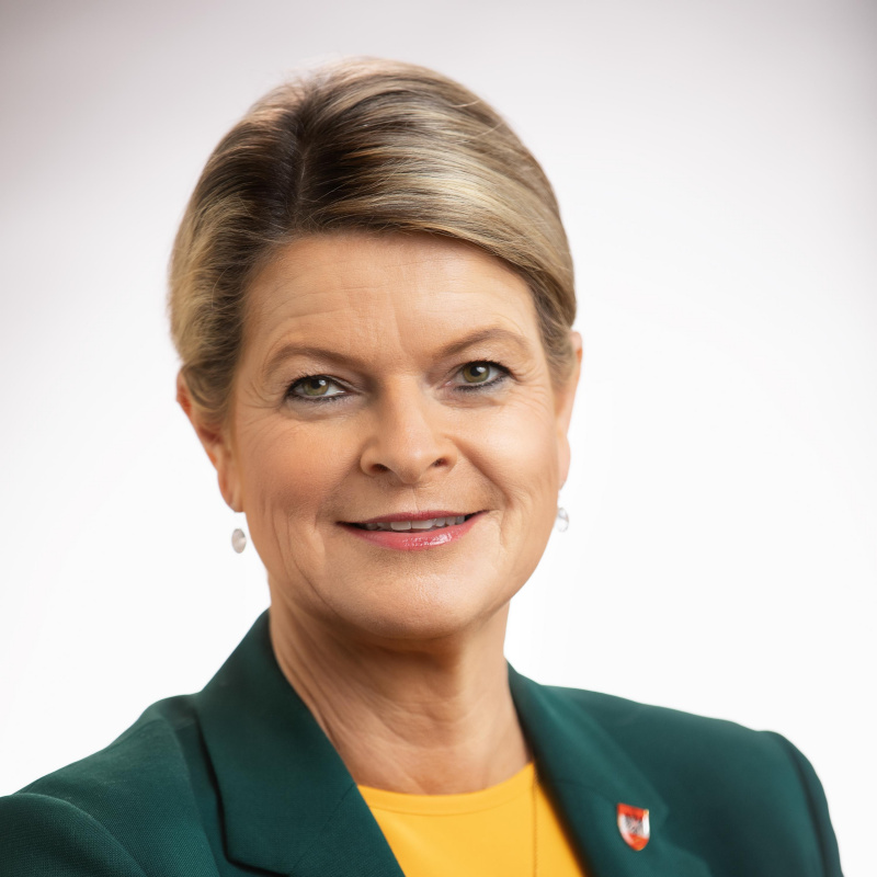 Bundesministerin für Verteidigung Klaudia Tanner