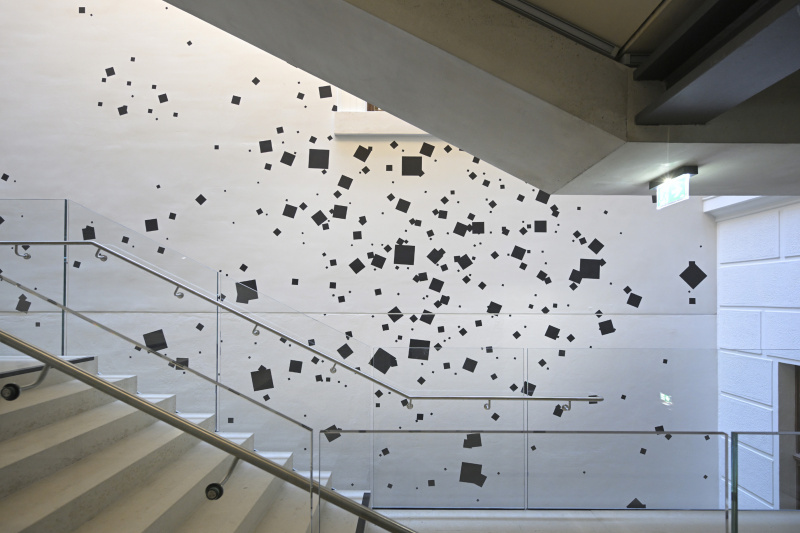 Kunstinstallation Esther Stocker - Wandmalerei