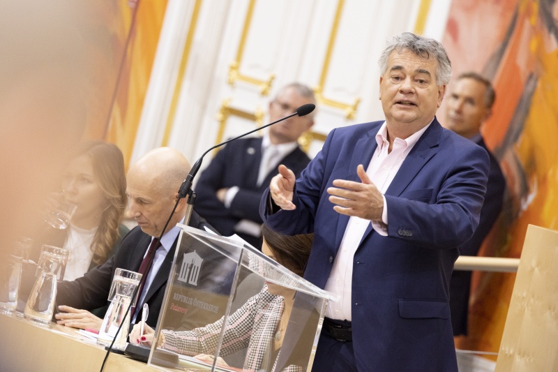 Auf der Regierungsbank Vizekanzler Werner Kogler (GRÜNE) am Wort