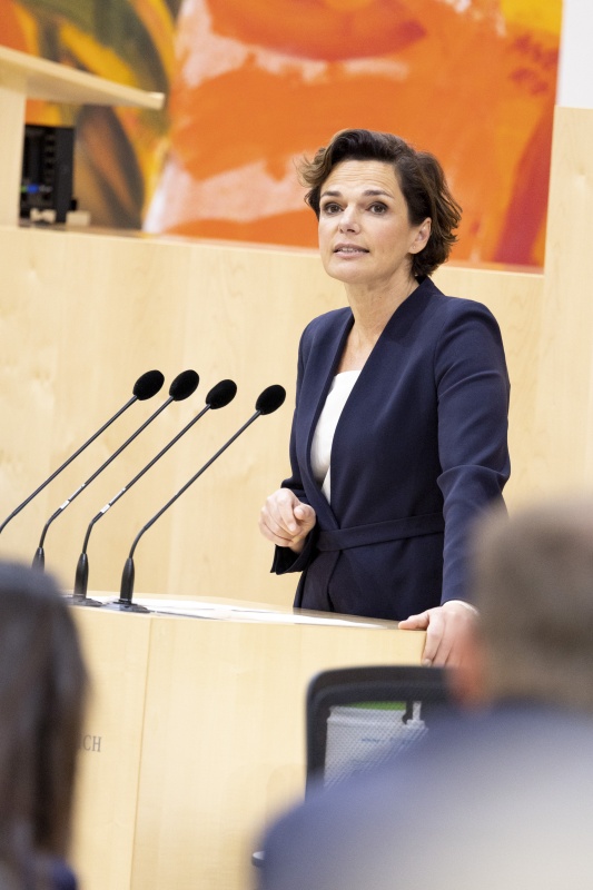 Am Rednerpult Klubobfrau Pamela Rendi-Wagner (SPÖ)