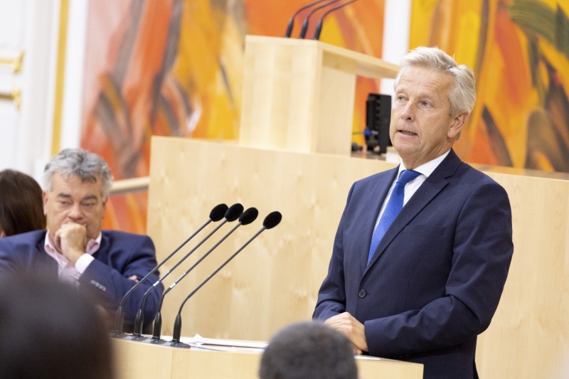 Am Rednerpult Nationalratsabgeordneter Reinhold Lopatka (ÖVP)