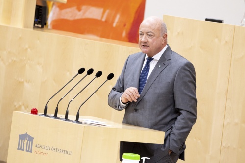 Am Rednerpult Nationalratsabgeordneter Christian Stocker (ÖVP)