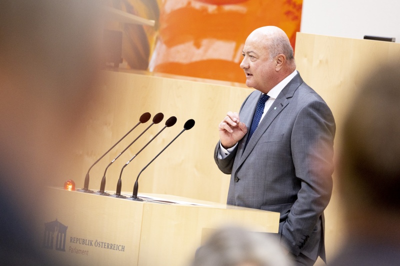 Am Rednerpult Nationalratsabgeordneter Christian Stocker (ÖVP)