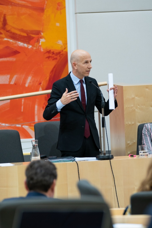 Auf der Regierungsbank Arbeitsminister Martin Kocher (ÖVP)