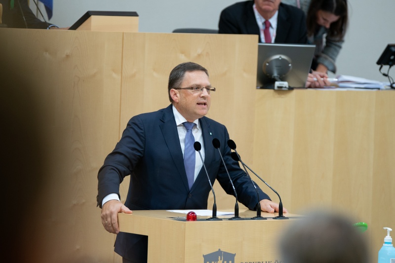 Am Rednerpult: Klubobman August Wöginger (ÖVP)