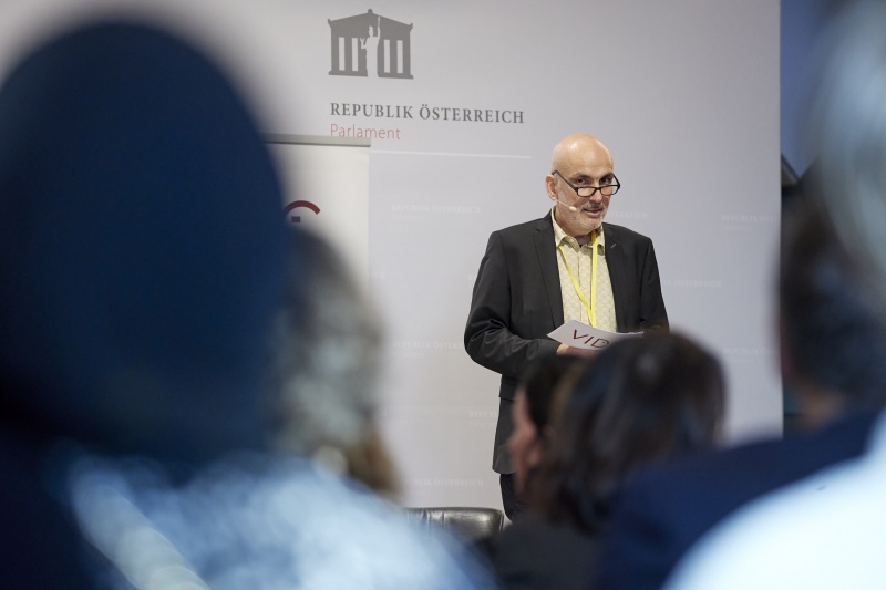 Moderation durch Michael Fanizadeh Projektkoordinator, Vienna Institute for International Dialogue and Cooperation