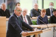 Nationalratspräsident Wolfgang Sobotka (ÖVP) am Rednerpult des Sächsischen Landtags