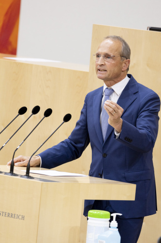 Am Rednerpult Nationalratsabgeordneter Wolfgang Gerstl (ÖVP)