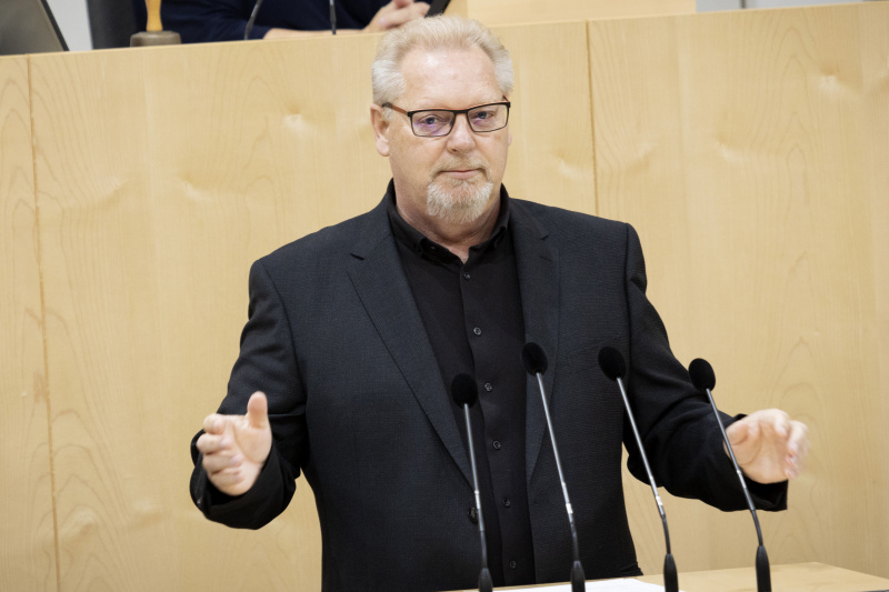 Am Rednerpult Bundesrat Horst Schachner (SPÖ)