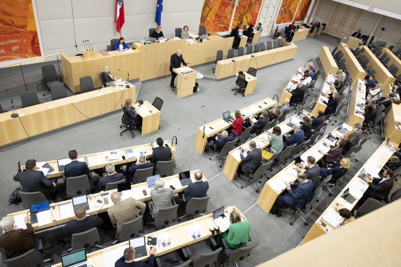 Blick in den Sitzungssaal