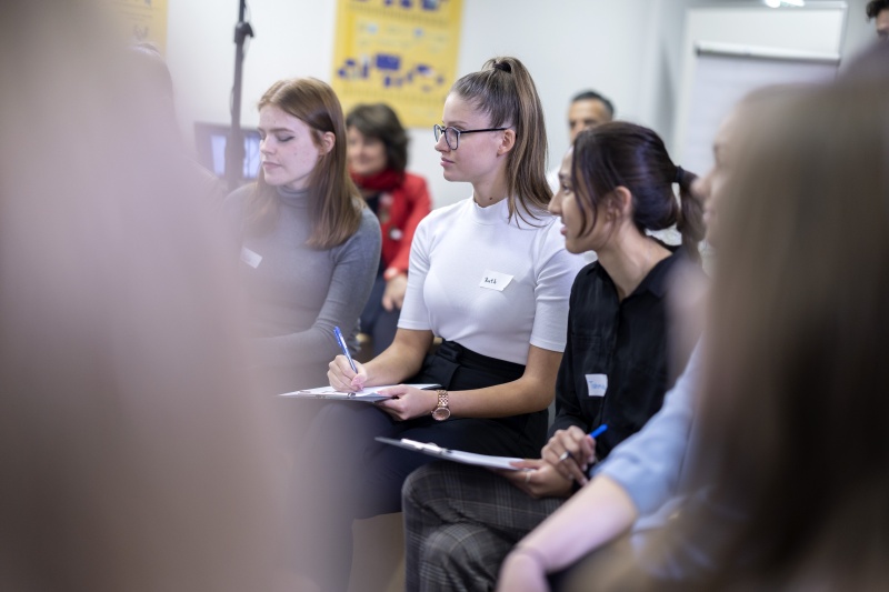 Schüler:innen während dem Workshop