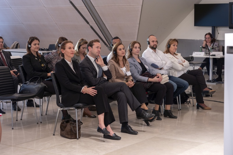 Blick Richtung Veranstaltungsteilnehmer:innen