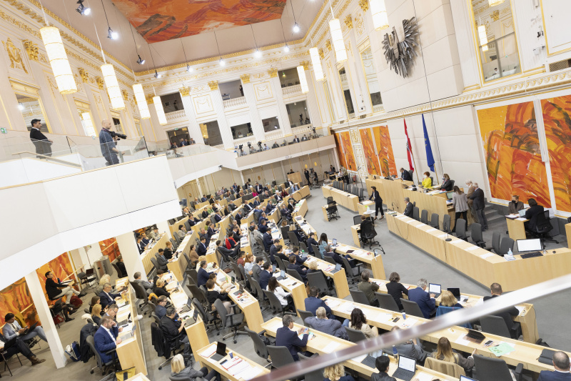 Blick in den Sitzungssaal