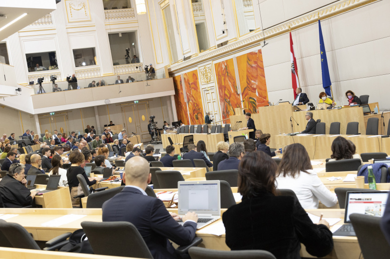 Blick in den Sitzungssaal