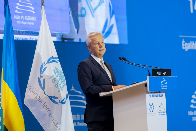 Nationalratsabgeordneter Reinhold Lopatka (ÖVP) am Rednerpult