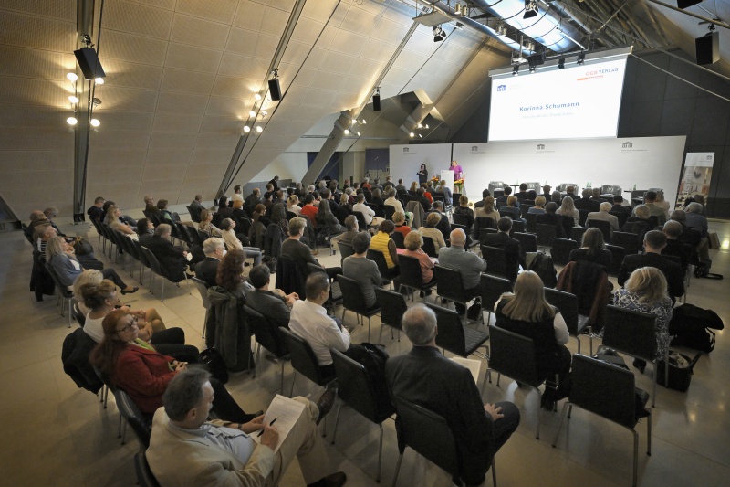 Einleitende Worte durch Bundesratspräsidentin Korinna Schumann (SPÖ)