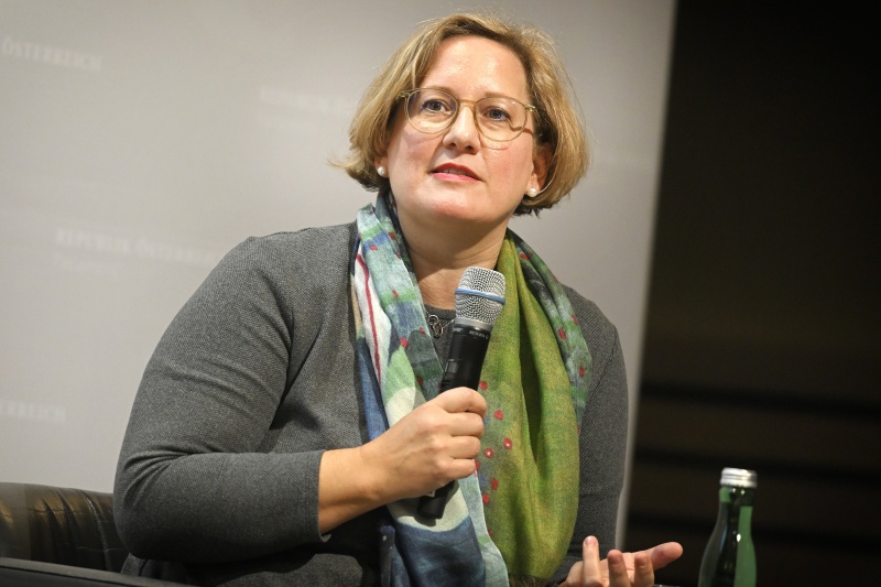 Podiumsdiskussion, Direktorin der AK Wien Silvia Hruska-Frank