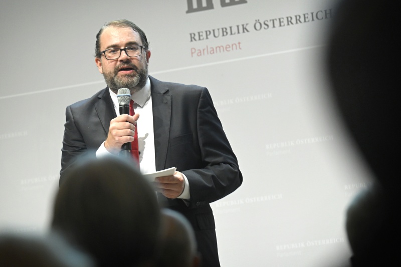 Moderator Michael Mazohl