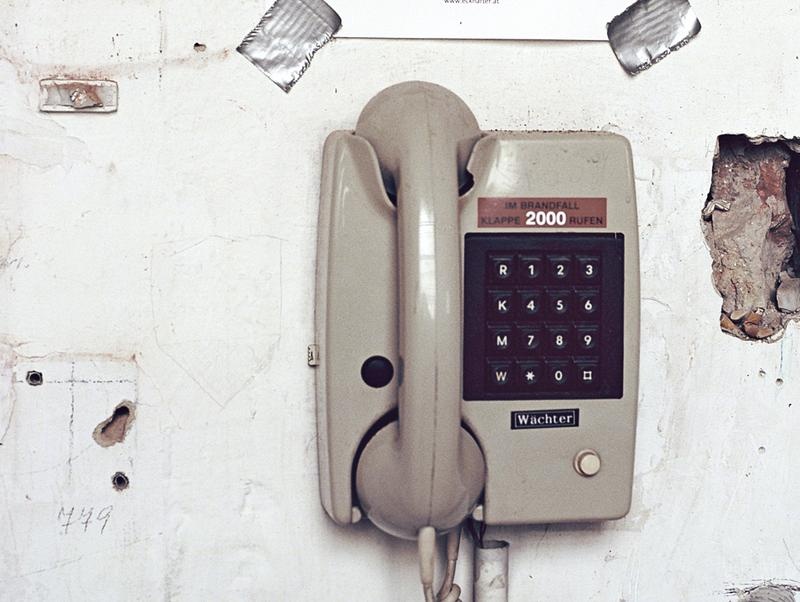 Kooperationsprojekt der Universität für angewandte Kunst Wien, Abteilung angewandte Fotografie und zeitbasierte Medien und der Parlamentsdirektion des österreichischen Parlaments. ..Zum Projekt erscheint das Buch 'Temporäre Unordnung', 2020 Walter de Gruyter GmbH, Berlin/Boston, ISBN 978-3-11-070240-8..Projektleitung: Pascal Petignat (Universität für angewandte Kunst Wien), Barbara Eder (Parlamentsdirektion)