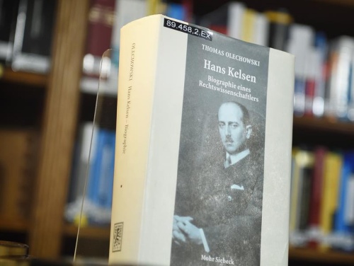 Buch von Rechtshistoriker Thomas Olechowski über Hans Kelsen