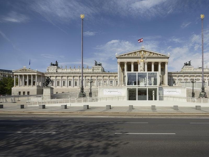 Infopoint.Bau.Stelle ohne Bauzaun