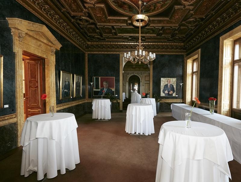 Setfoto Buffet, Stehtische