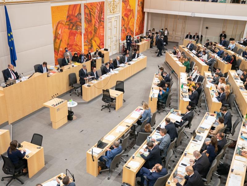 Blick ins Plenum. Finanzminister Magnus Brunner (ÖVP) bei seiner Budgetrede