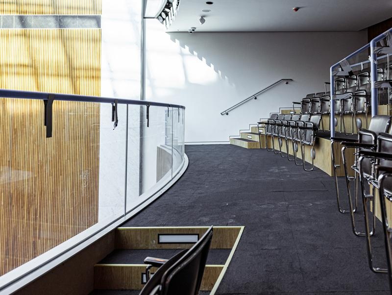 Barrierefreier Zugang Besuchergalerie - Rollstuhlplätze