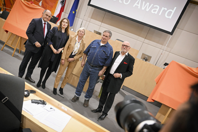 Von links: Nationalratspräsident Wolfgang Sobotka (ÖVP), Joanna Krawczyk, Elisabeth Stadler, Alexander Cherkasov, Lois Lammerhuber