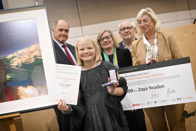 Von links: Nationalratspräsident Wolfgang Sobotka (ÖVP), Preisträgerin Zoya Yeadon, Barbara Grötschnig, Jan Schmolling, Elisabeth Stadler