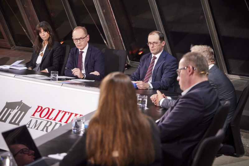 Von links: Katharina Mader Arbeiterkammer Wien, Moderator Gerald Groß, Ralf Kronberger Wirtschaftskammer Österreich, Nationalratsabgeordneter Christoph Matznetter (SPÖ), Nationalratsabgeordneter Hubert Fuchs (FPÖ), Nationalratsabgeordnete Karin Doppelbauer (NEOS)