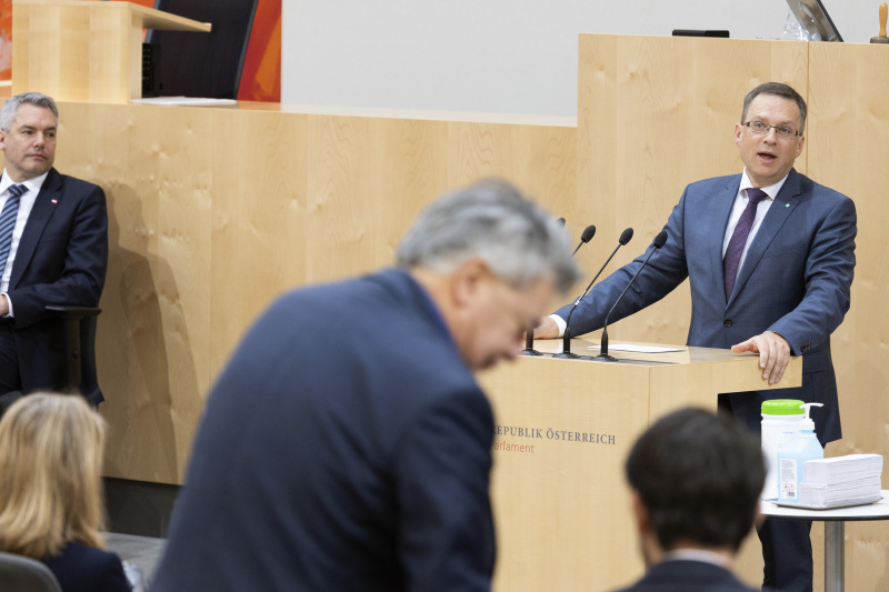 Klubobmann August Wöginger (ÖVP) am Rednerpult