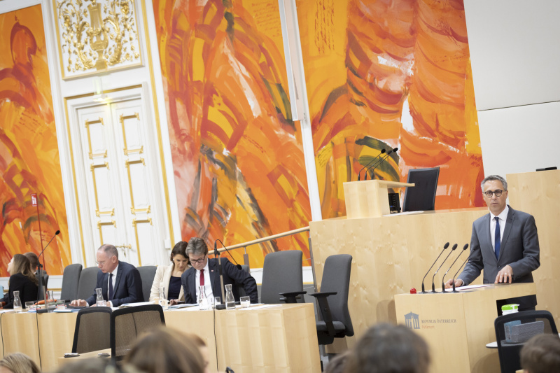 Nationalratsabgeordneter Georg Strasser (ÖVP) am Rednerpult