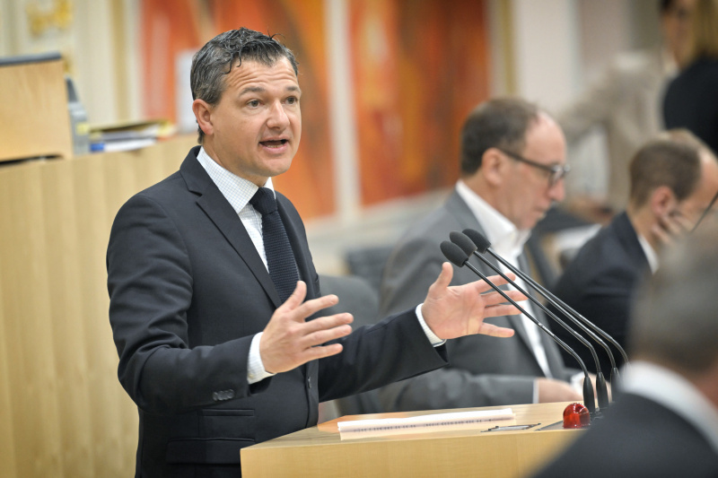 Nationalratsabgeordneter Peter Weidinger (ÖVP) am Rednerpult