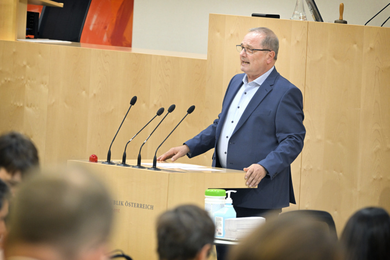 Nationalratsabgeordneter Dietmar Keck (SPÖ) am Rednerpult