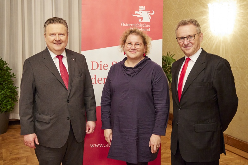 Von links: Bürgermeister der Stadt Wien Michael Ludwig, Bundesratspräsidentin Korinna Schumann (SPÖ), Erster Präsident des Wiener Landtages Ernst Woller