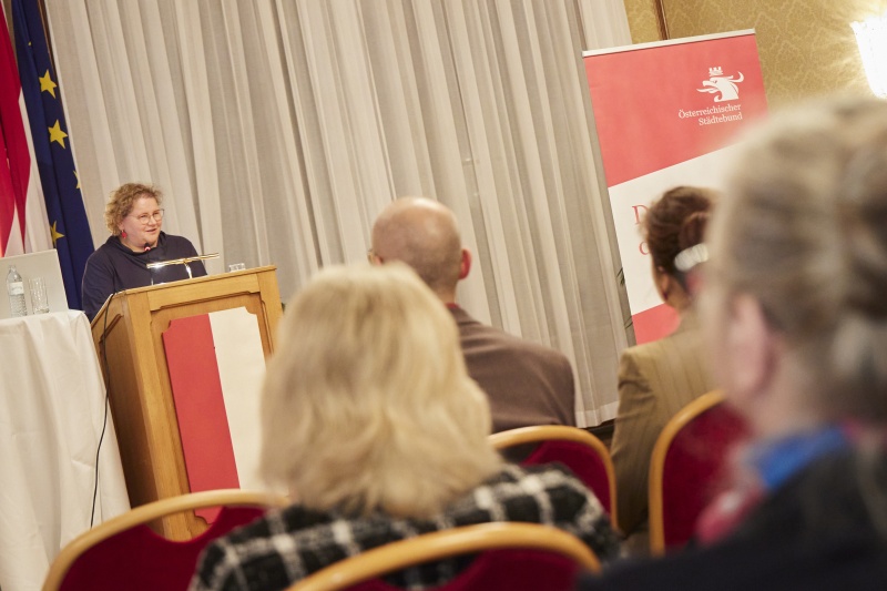 Eröffnungsworte der Bundesratspräsidentin Korinna Schumann (SPÖ)