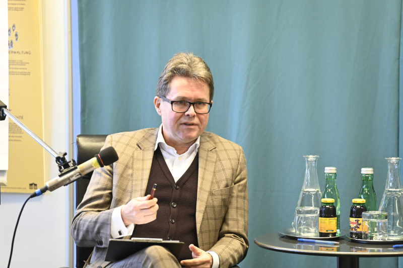 Unterrichtsminister Martin Polaschek (ÖVP) besucht einen Workshop in der Demokratiewerkstatt