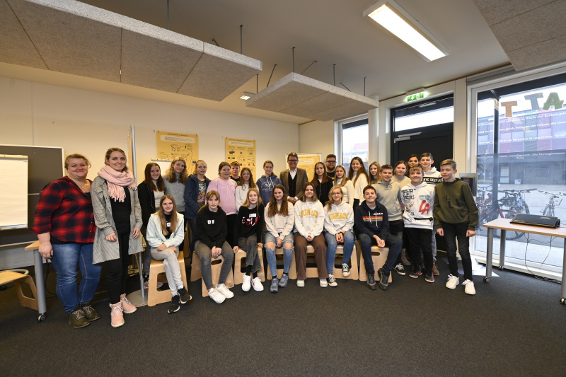 Unterrichtsminister Martin Polaschek (ÖVP) besucht einen Workshop in der Demokratiewerkstatt