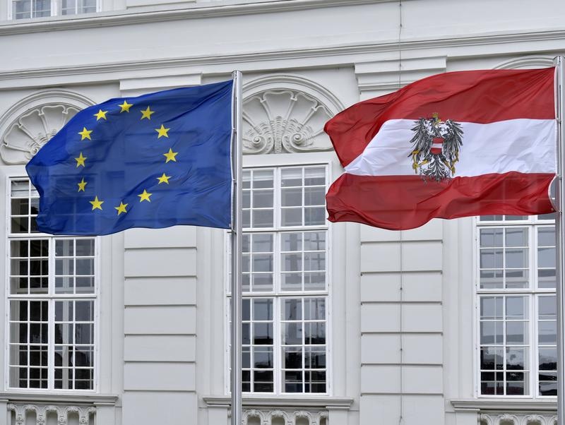 EU Flagge und Österreich Flagge