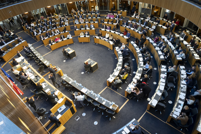 Sitzungsteilnehmer:innen während der Probestellung