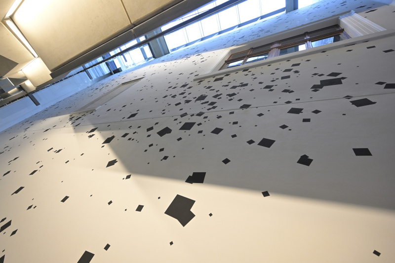 Kunstinstallation Esther Stocker - Wandmalerei