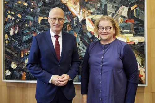 Von rechts: Bundesratspräsidentin Korinna Schumann (SPÖ), Präsident des Bundesrates und Ersten Bürgermeister der Freien und Hansestadt Hamburg Peter Tschentscher