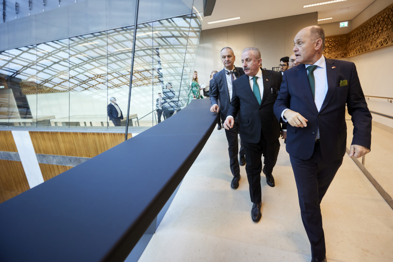 Führung durch das renovierte Parlamentsgebäude durch Nationalratspräsident Wolfgang Sobotka (ÖVP)