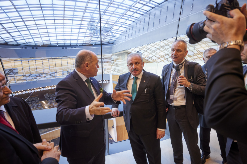 Führung durch das renovierte Parlamentsgebäude durch Nationalratspräsident Wolfgang Sobotka (ÖVP)