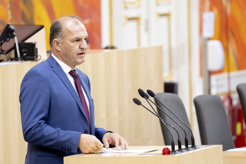 Am Rednerpult  Bundesrat Otto Auer (ÖVP)