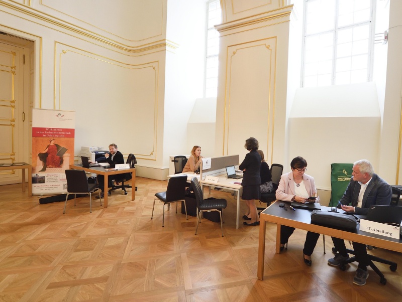 Servicepoint für Mandatar:innen im Gardesalon