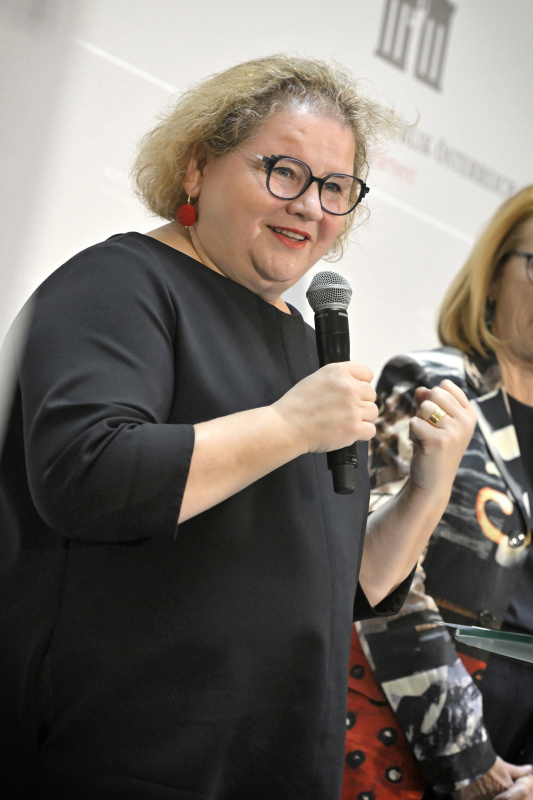 Begrüßung: Bundesratspräsidentin Korinna Schumann (SPÖ)