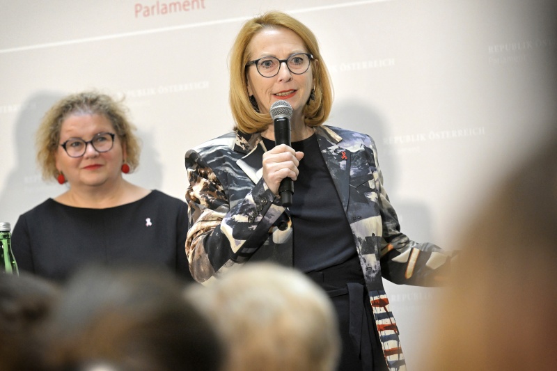 Begrüßung: Zweite Nationalratspräsidentin Doris Bures (SPÖ)