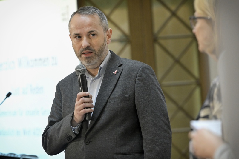 Begrüßung: Stefan Dobias